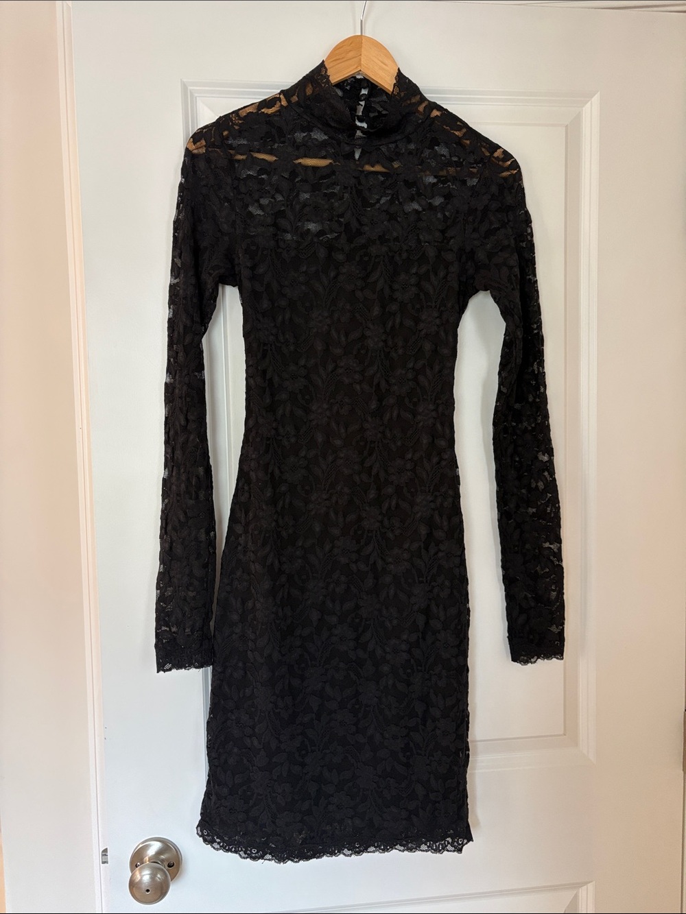 Moda International Black Floral Lace Long-Sleeve Dress